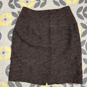 Tahari nubby brown pencil skirt, 75% wool,25% nylon, fully lined, size 6